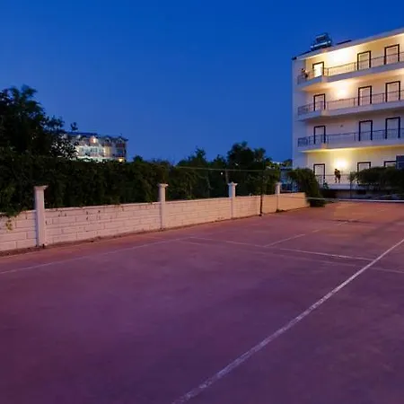 Larissa Blue Resort 3*